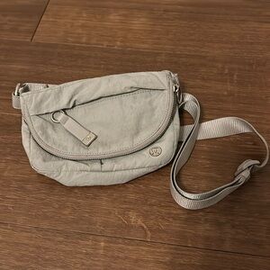 Lululemon small festival bag